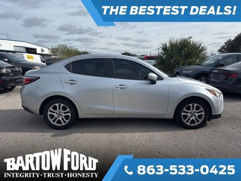 Used 2018 Toyota Yaris iA image 4