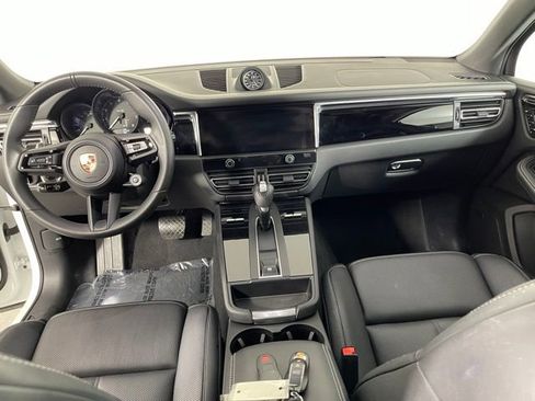 New 2025 Porsche Macan image 40