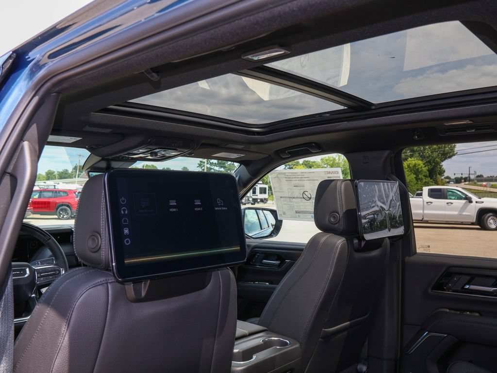 New 2026 GMC Yukon XL Denali w/ Denali Reserve Package AWD/4WD image 14