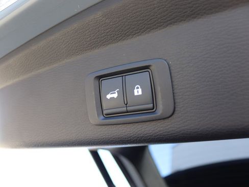 Used 2025 Mitsubishi Outlander SEL image 42