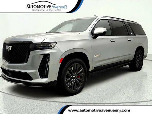Used 2024 Cadillac Escalade ESV V w/ LPO, ONYX Package AWD/4WD image 1