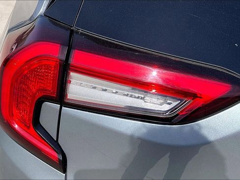 Used 2023 GMC Terrain SLE w/ Driver Convenience Package AWD/4WD image 30