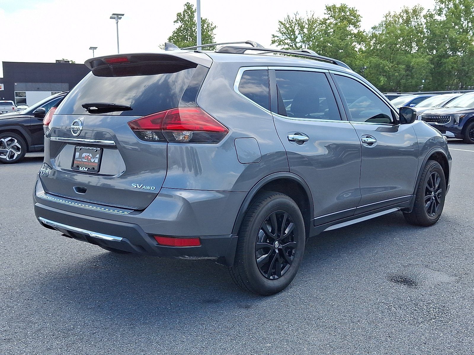 Used 2017 Nissan Rogue SV w/ Midnight Edition AWD/4WD image 5
