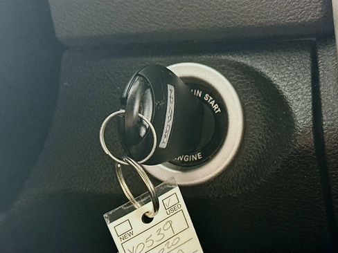 Used 2020 RAM 1500 Classic SLT image 26