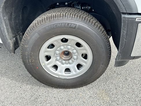 New 2025 GMC Sierra 3500 Pro w/ Convenience Package image 7