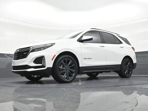 Used 2023 Chevrolet Equinox RS w/ RS Leather Package FWD image 23