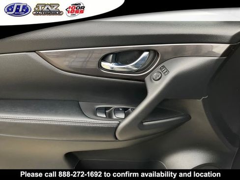 Used 2019 Nissan Rogue SV image 17