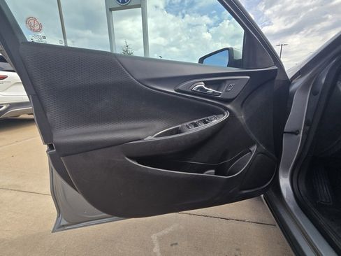 Used 2024 Chevrolet Malibu LT image 9