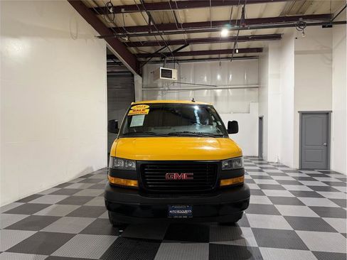 Used 2018 GMC Savana 2500 Extended w/ Driver Convenience Package image 2