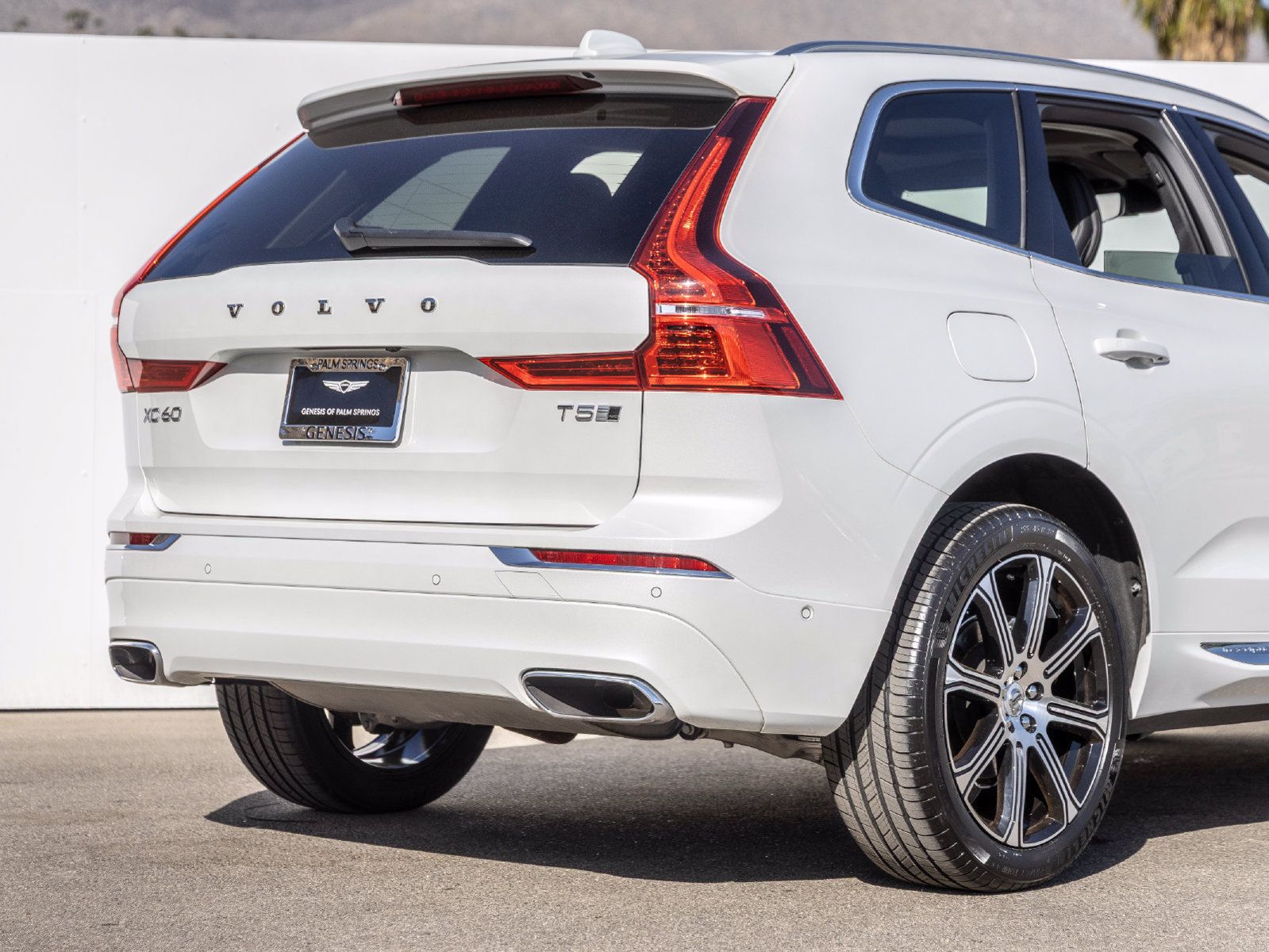 Used 2019 Volvo XC60 T5 Inscription AWD/4WD image 12