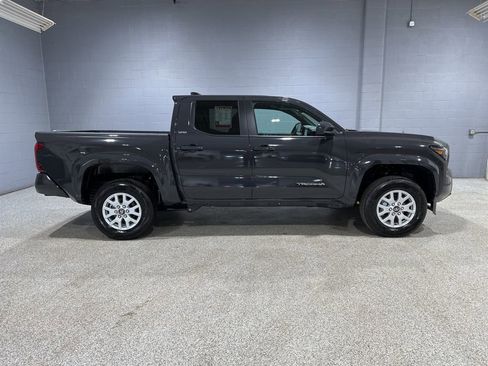 Certified 2025 Toyota Tacoma SR5 image 3