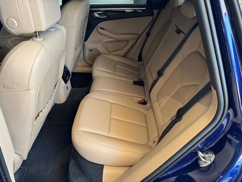 Certified 2026 Porsche Macan AWD/4WD image 36