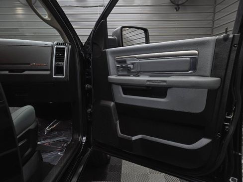 Used 2019 RAM 1500 Big Horn AWD/4WD image 32