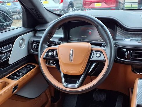 Used 2023 Lincoln Aviator Black Label AWD/4WD image 8