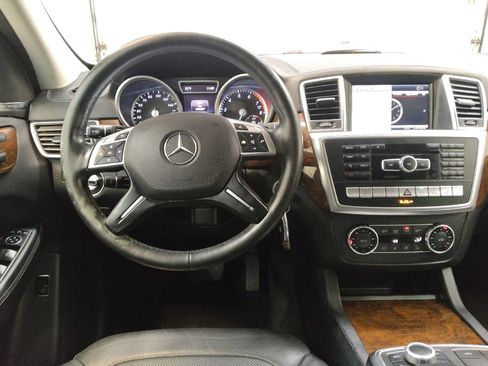 Used 2015 Mercedes-Benz GL 450 4MATIC w/ Lighting Package image 22
