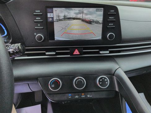 Used 2024 Hyundai Elantra SE FWD image 20