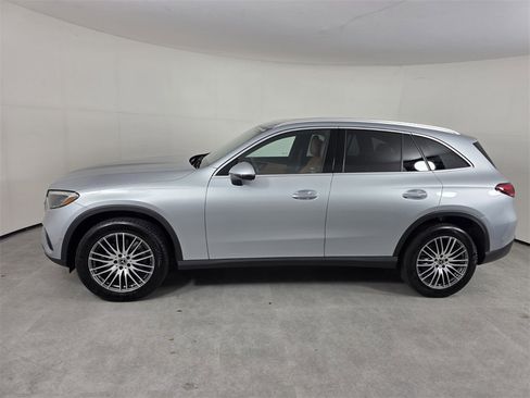 Certified 2025 Mercedes-Benz GLC 300 image 7