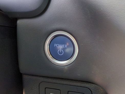 Used 2024 Toyota Sequoia Platinum image 18