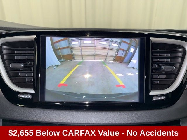 Used 2026 Chrysler Pacifica Select FWD image 19
