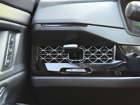 Used 2024 Honda Accord Touring image 10