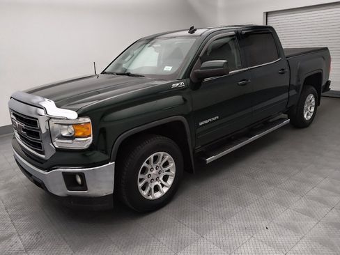 Used 2014 GMC Sierra 1500 SLE w/ SLE Value Package AWD/4WD image 2