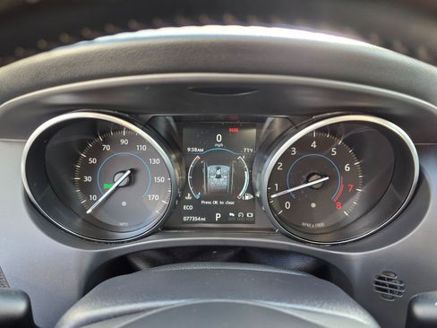 Used 2017 Jaguar F-PACE Prestige image 25