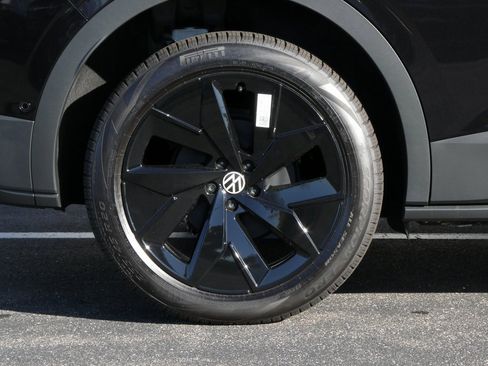 New 2025 Volkswagen ID.4 Pro S image 18