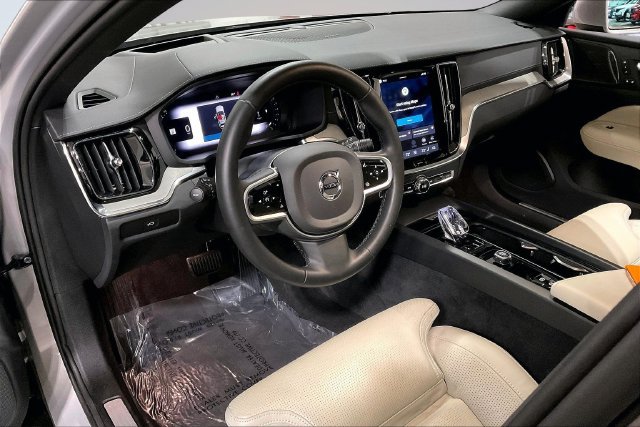 Certified 2025 Volvo V60 B5 Cross Country Ultra AWD/4WD image 16
