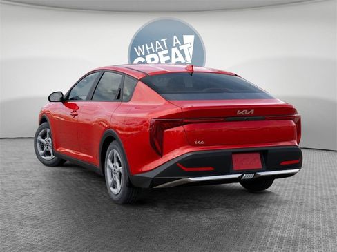 New 2025 Kia K4 LXS image 4