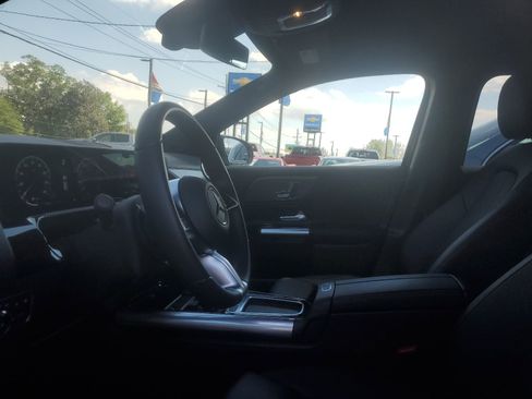 Used 2025 Mercedes-Benz GLA 250 image 8