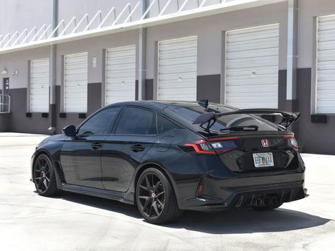 Used 2024 Honda Civic Type R image 4