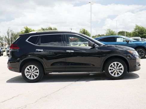 Used 2020 Nissan Rogue SV FWD image 4