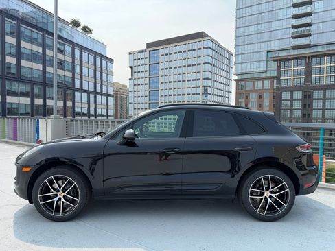 Used 2026 Porsche Macan AWD/4WD image 2