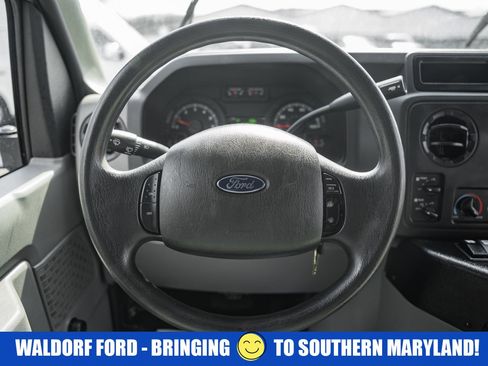 Used 2015 Ford E-350 and Econoline 350 Super Duty image 29