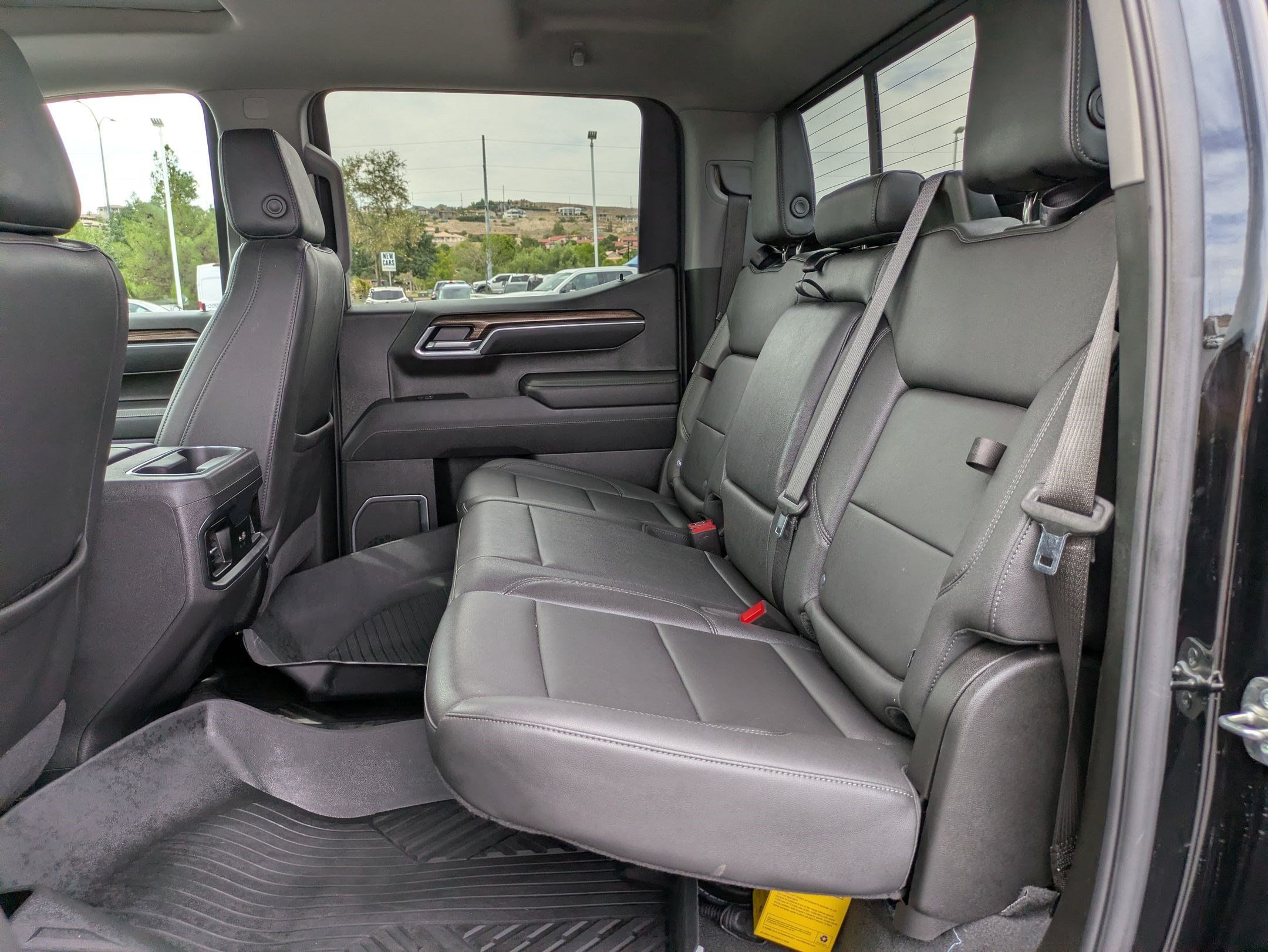 Used 2025 Chevrolet Silverado 1500 LT Trail Boss w/ Convenience Package II AWD/4WD image 28