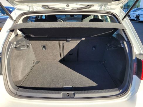 Used 2018 Volkswagen e-Golf SE image 35