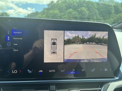 Used 2025 Chevrolet Equinox EV LT w/ Convenience Package FWD image 17