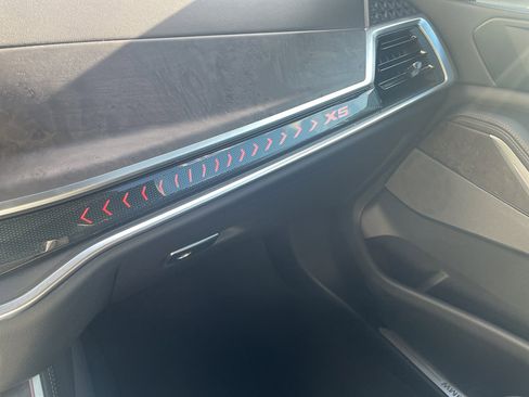 Used 2025 BMW X5 xDrive40i w/ Climate Comfort Package image 34