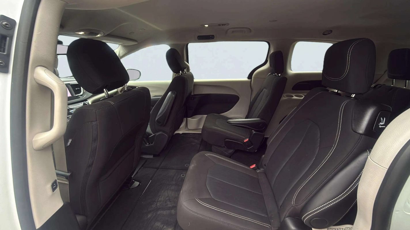 Used 2024 Chrysler Voyager LX FWD image 22