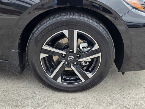 Used 2025 Nissan Sentra SV w/ All-Weather Package FWD image 8