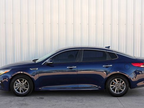 Used 2020 Kia Optima LX image 38