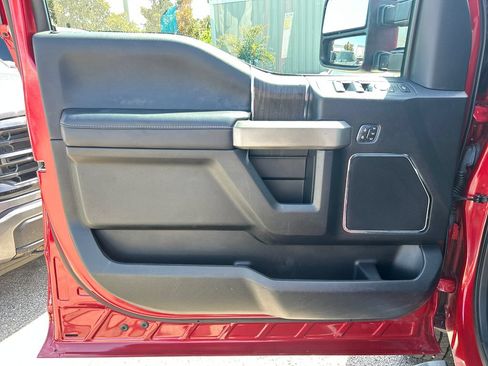 Used 2021 Ford F250 Lariat w/ Lariat Value Package AWD/4WD image 9