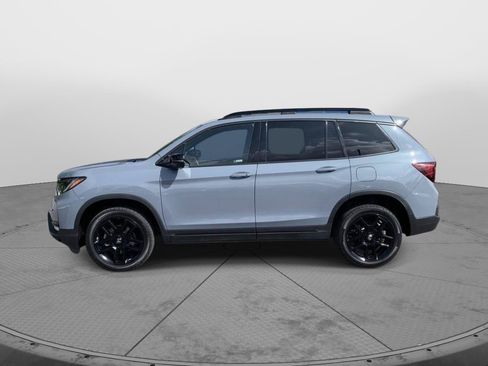 Certified 2024 Honda Passport Black Edition image 6
