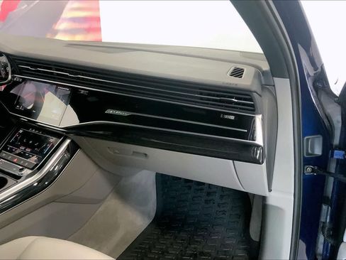 Used 2022 Audi Q7 Premium Plus image 20