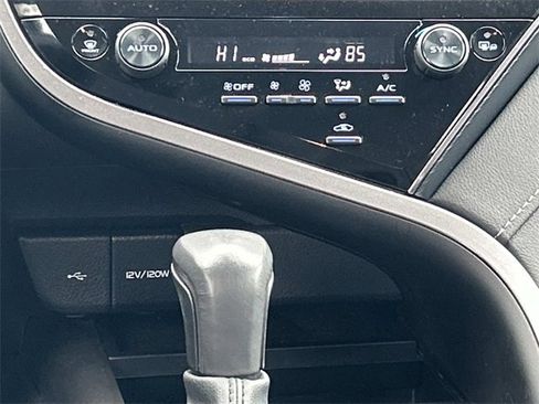 Used 2024 Toyota Camry SE image 25