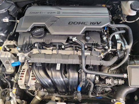 Used 2025 Hyundai Elantra SE w/ Cargo Package FWD image 30