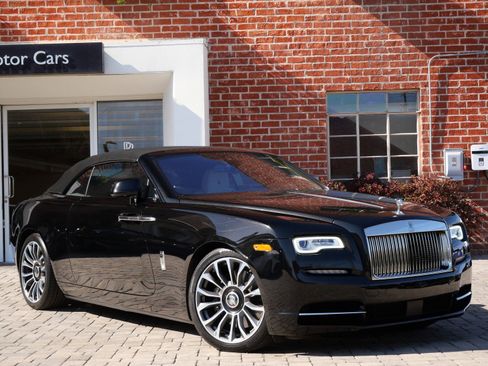 Used 2018 Rolls-Royce Dawn image 19