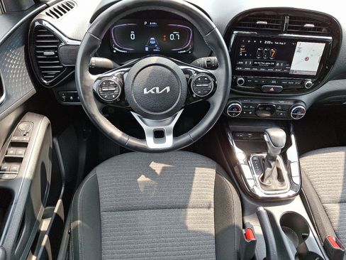 Used 2023 Kia Soul EX image 11
