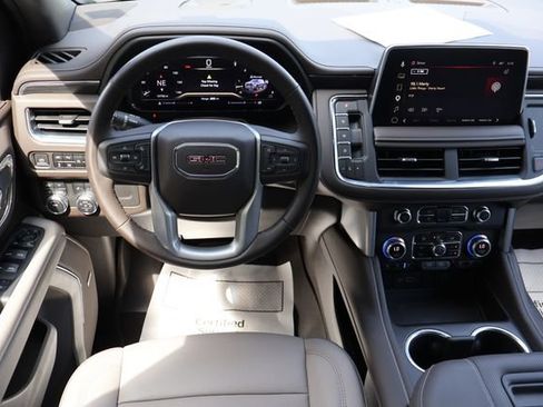 Used 2023 GMC Yukon SLT w/ SLT Luxury Package AWD/4WD image 6