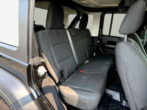 Used 2018 Jeep Wrangler Unlimited Sport AWD/4WD image 24